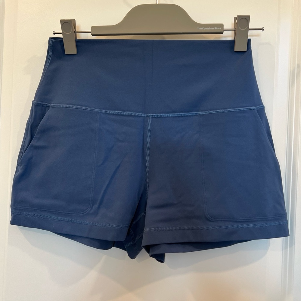 Lululemon Women's high waisted Blue Shorts 6 great